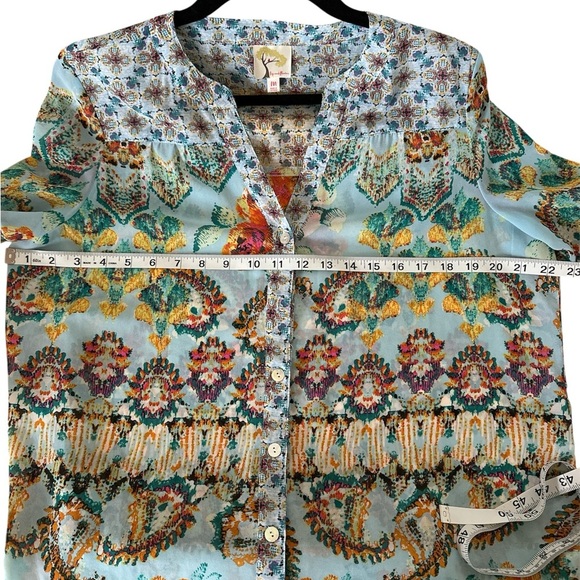 Fig and Flower Floral Patterned Women's blouse, size M - Picture 3 of 3